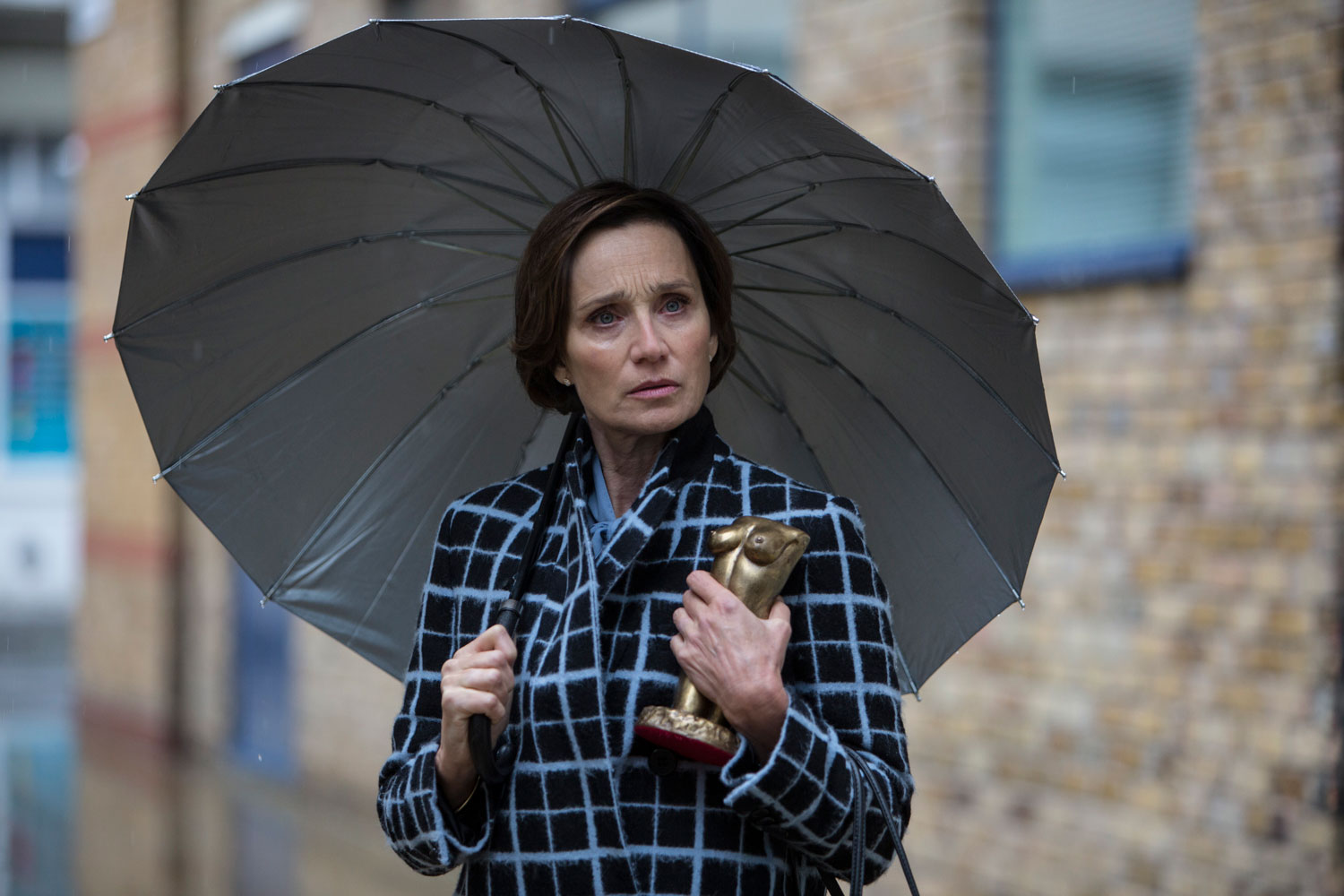 Stills of Kristin Scott-Thomas in comedy drama 'Fleabag' Series 2. Luke, Varley, Chapters, People, freelance, production, unit, stills, photographer, photography, portrait, crew, commercials, promos,