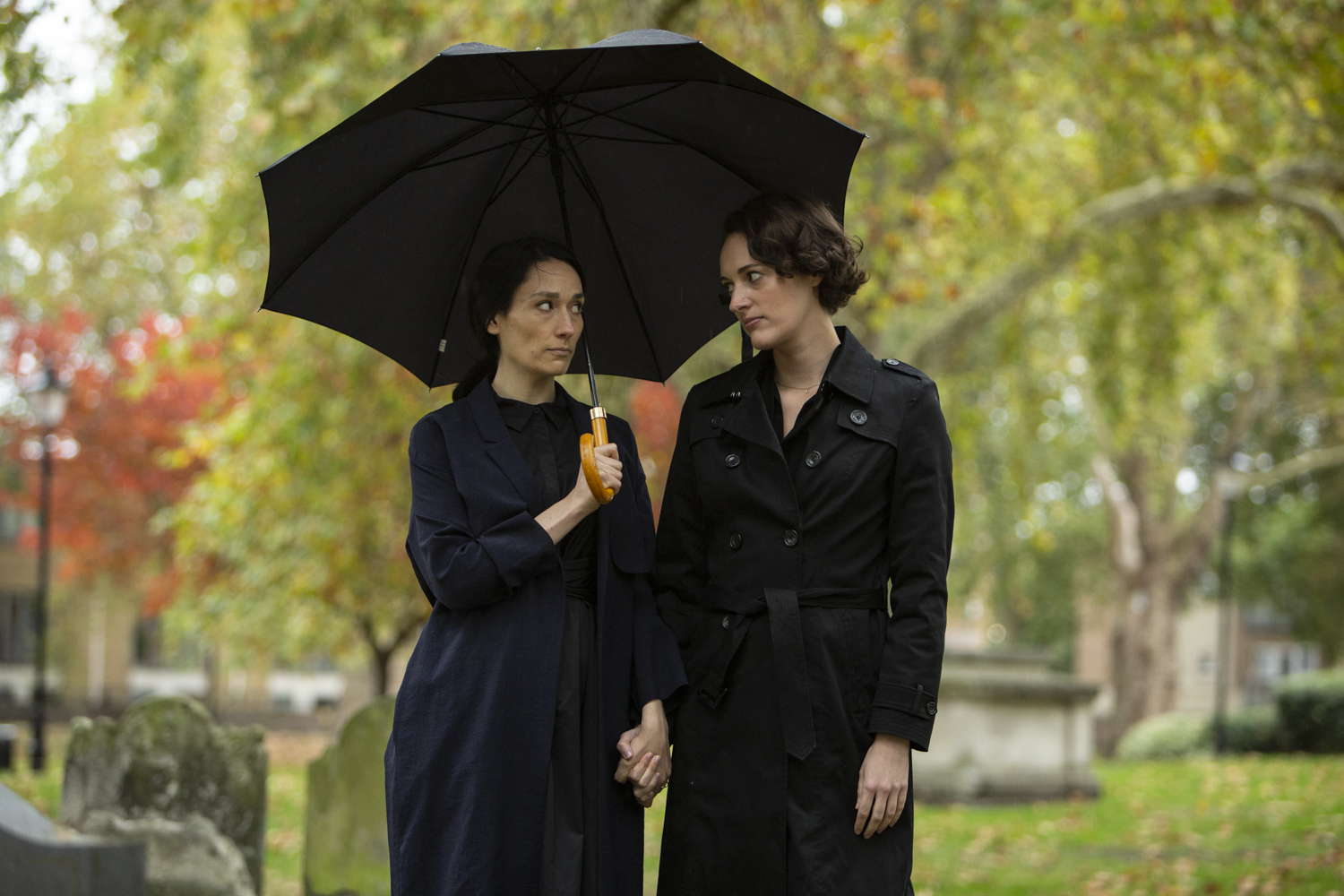 Stills of Phoebe Waller-Bridge and Sian Clifford in comedy drama 'Fleabag' Series 2. Luke, Varley, Chapters, People, freelance, production, unit, stills, photographer, photography, portrait, crew, commercials, promos,
