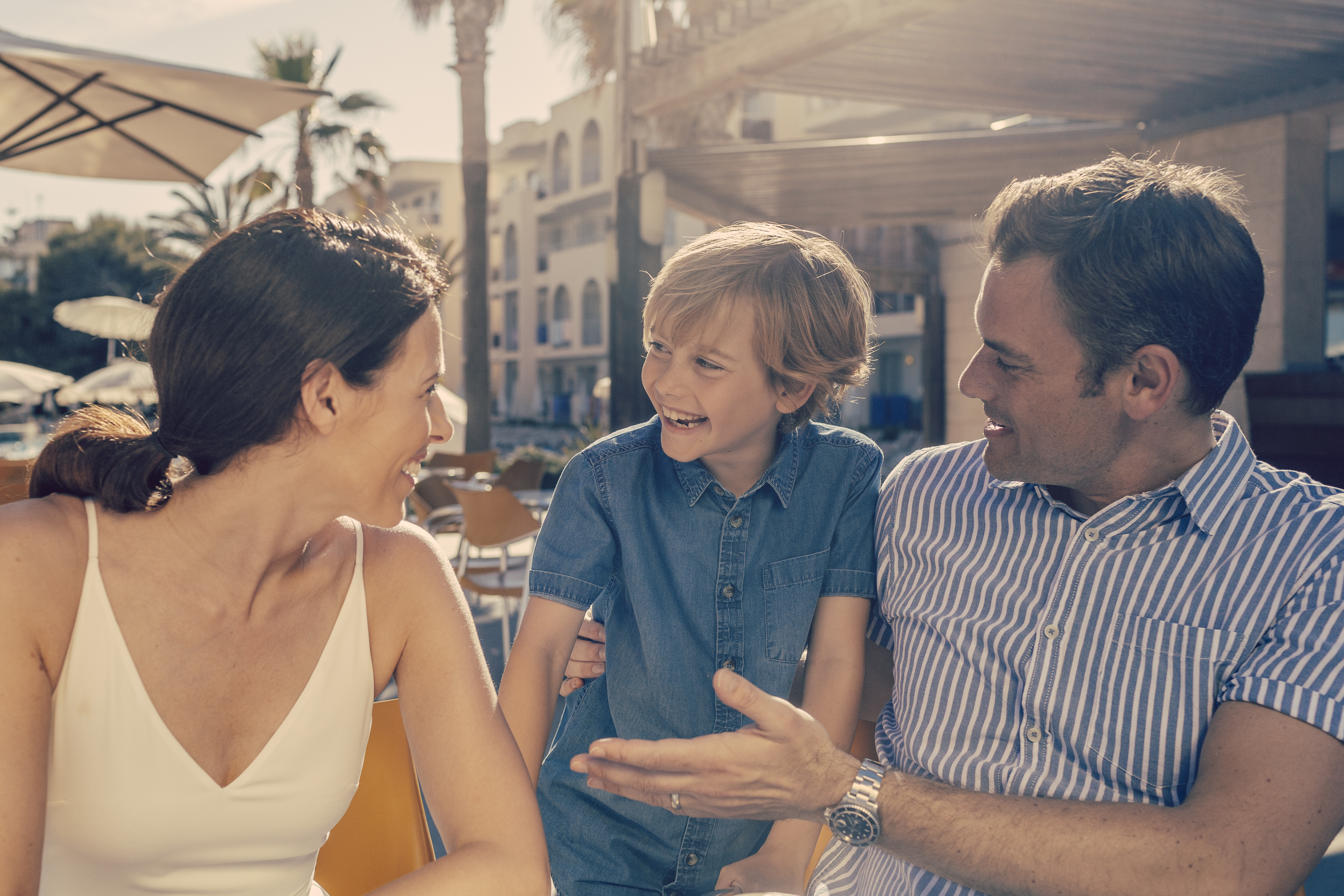 Shoot in Mexico for Thomson Holidays. Greg, Woodward, Chapters, People, freelance, production, unit, stills, photographer, photography, portrait, crew, commercials, promos,